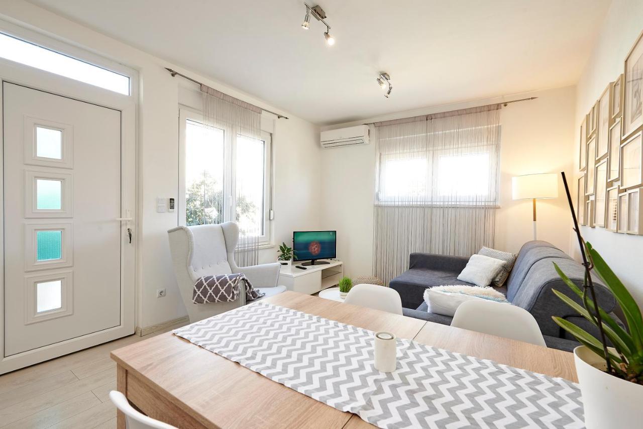 Apartmani Sara i Klara Trogir Exteriör bild