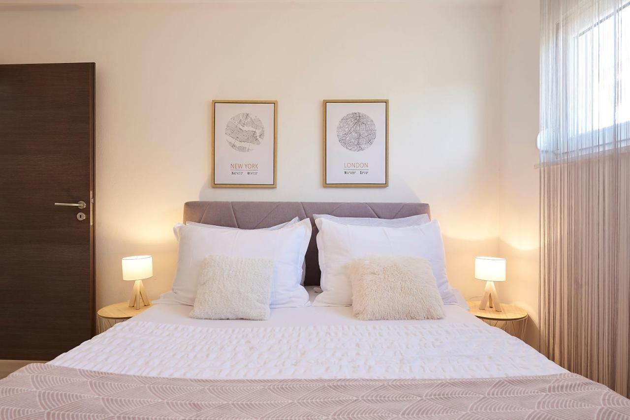Apartmani Sara i Klara Trogir Exteriör bild