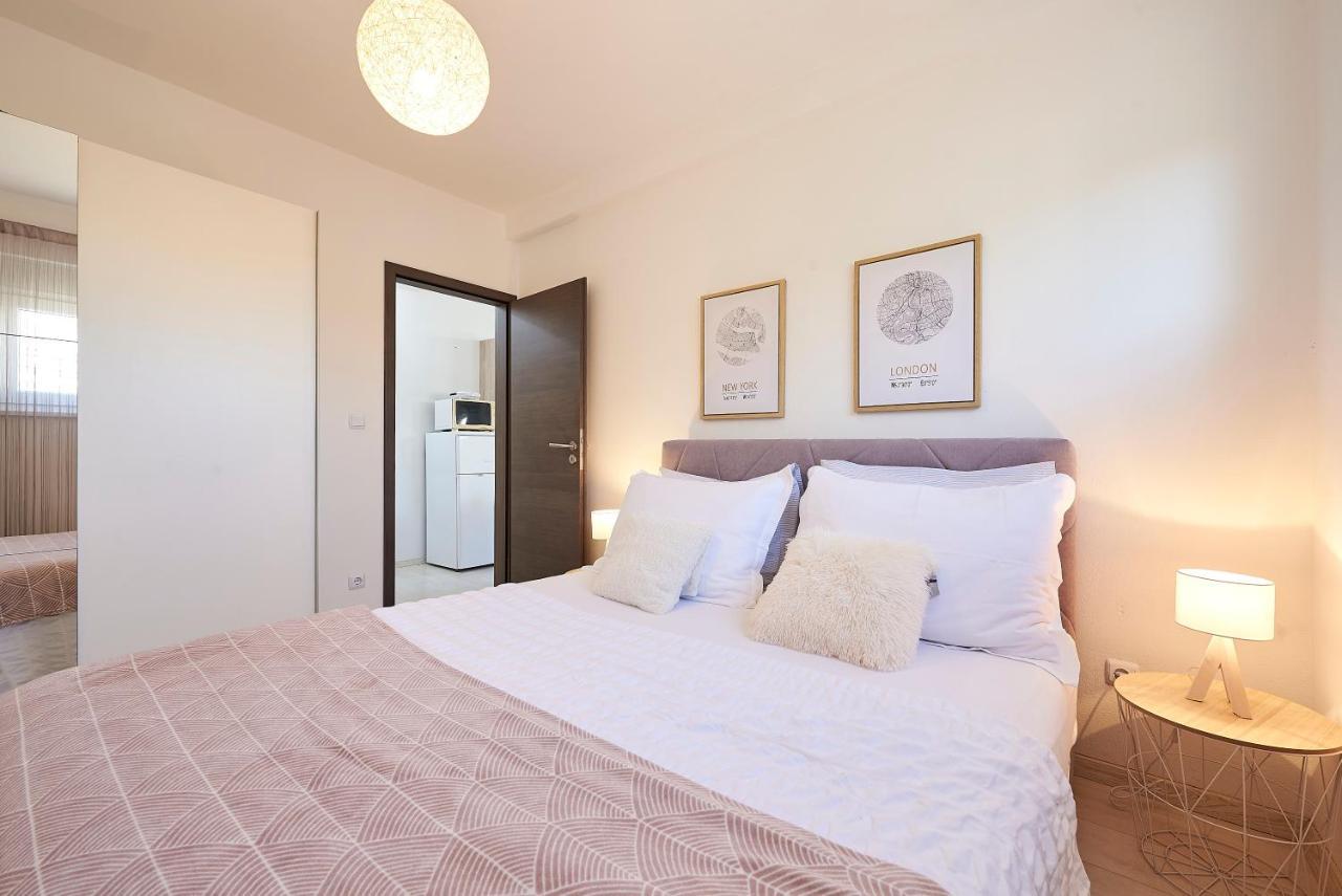 Apartmani Sara i Klara Trogir Exteriör bild