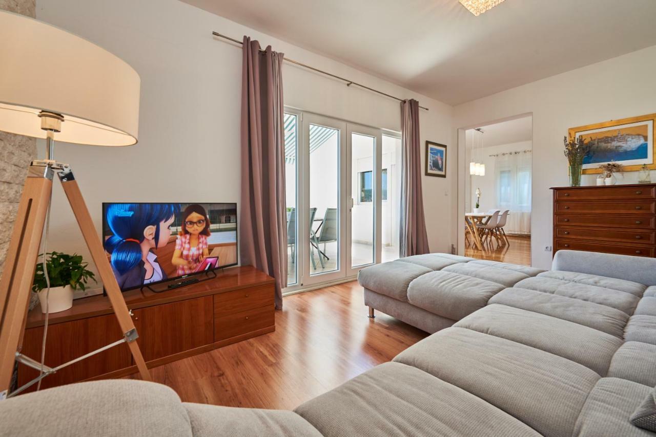 Apartmani Sara i Klara Trogir Exteriör bild