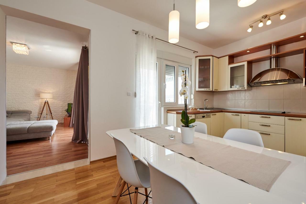 Apartmani Sara i Klara Trogir Exteriör bild