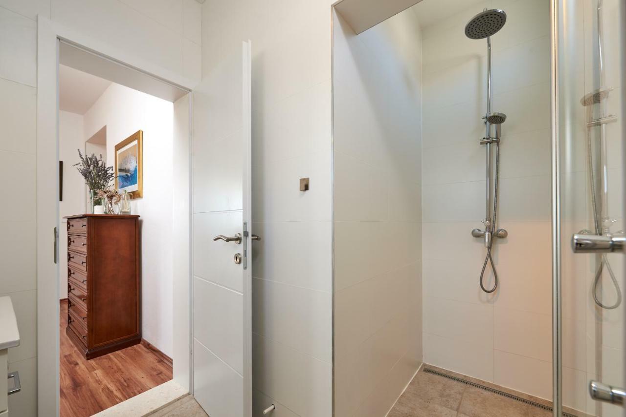 Apartmani Sara i Klara Trogir Exteriör bild