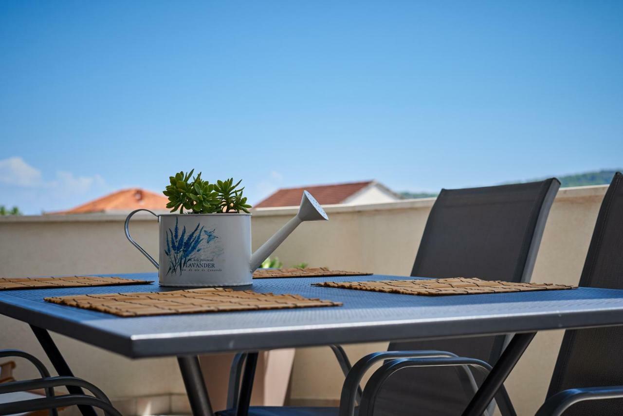 Apartmani Sara i Klara Trogir Exteriör bild
